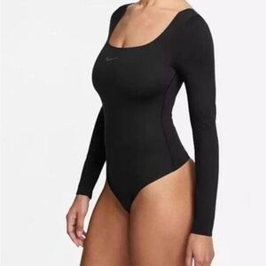 NWT Womens Nike Form Size Large Long Sleeve Training Exercise Bodysuit
